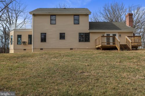 166 Hyde Park Ln, Charles Town WV  25414-4545 exterior