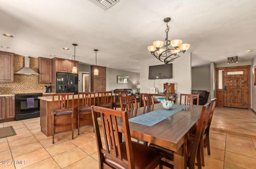 5230 Winchcomb Dr, Scottsdale AZ  85254-2936 exterior