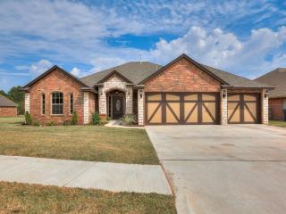 808 White Tail Trl, Yukon, OK 73099-6149