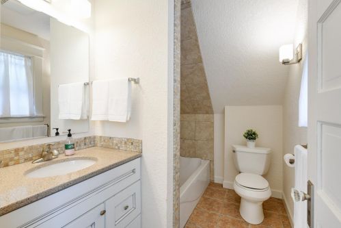 939 Bayard Ave, Saint Paul MN 55102-4003 exterior