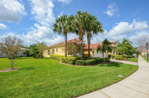 5013 Sandy Brook Cir, Wimauma, FL 33598-4023
