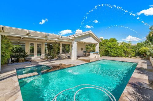 2 King Edward Ct, Rancho Mirage CA  92270-1621 exterior