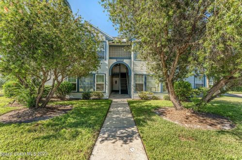 4895 Lake Waterford Way, Melbourne, FL 32901-8812
