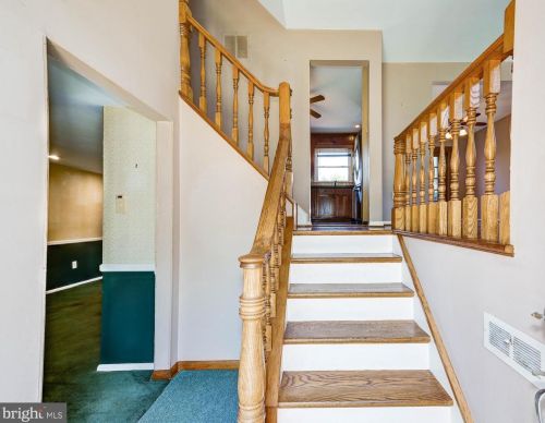 2 Chapel Ct, Riverton, NJ 08077-3901
