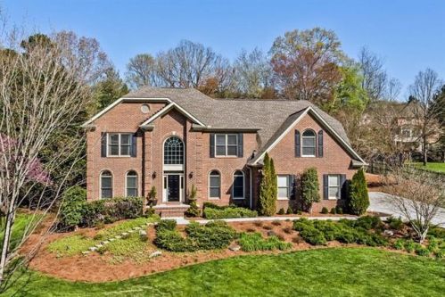 809 Bennett Pl, Knoxville, TN 37909-2348