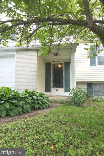 28 Commonwealth Blvd, New Castle, DE 19720-4431