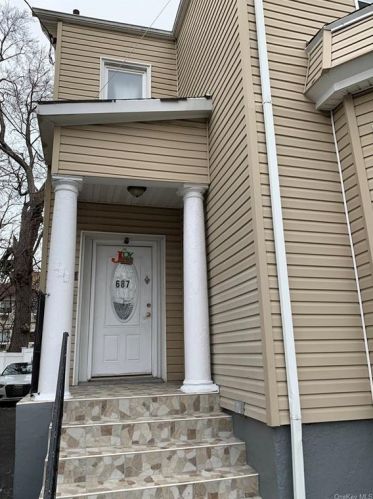 687 232nd St, Bronx NY  10466-2903 exterior