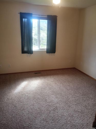 5480 Canyon Rd, Willits CA  95490-9242 exterior