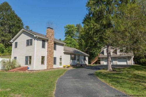 295 Creek Locks Rd, Rosendale, NY 12472-9669