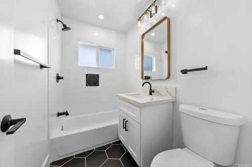 1504 Mackay Ln, Redondo Beach CA  90278-4417 exterior