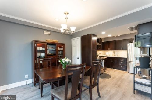 281 Chelsea Cir, Newtown Square PA  19073-2104 exterior