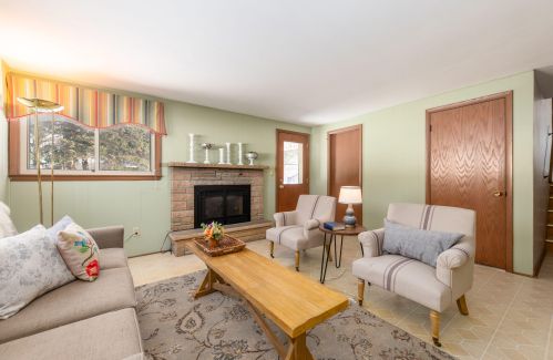 4144 Menomonee Riv Pkwy, Milwaukee WI 53222-1135 exterior