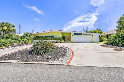400 Starlight Ln, West Palm Beach, FL 33408-2027