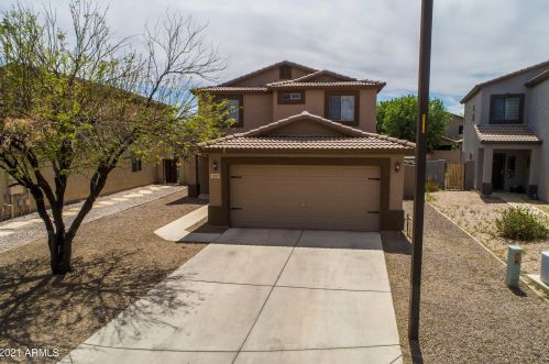 1267 Magnum Rd, San Tan Valley, AZ 85140-3186