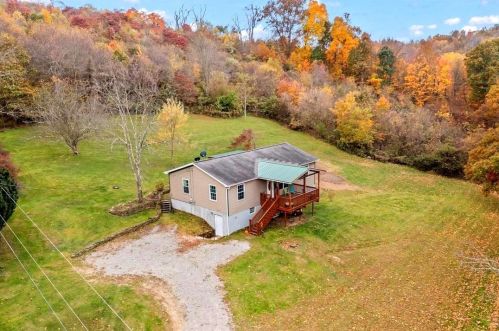 5905 Prosperity Pike, West Finley, PA 15377-2318