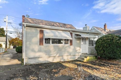 54 Greenfield Rd, Milford CT  06460-6331 exterior