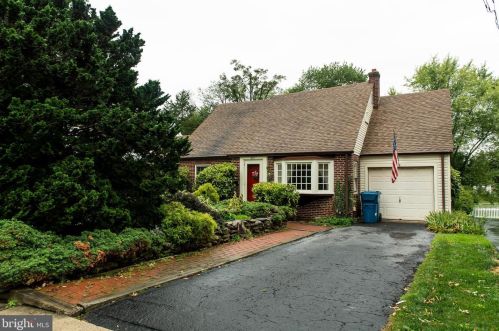 632 Towamencin Ave, Lansdale, PA 19446-3441
