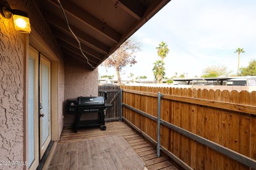 629 Mesa Dr, Mesa AZ  85201-5111 exterior