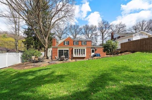 207 Siebert Rd, Pittsburgh, PA 15237-3738