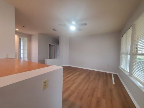 104 Purple Sage Dr, Georgetown TX  78633-4853 exterior