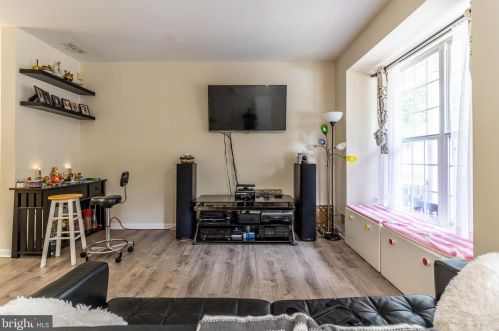 9194 Cardinal Forest Ln, Lorton, VA 22079-2855