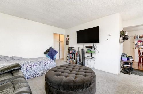 4075 Epsilon St, San Diego CA 92113-4305 exterior