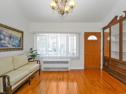 8424 109th Ave, Jamaica, NY 11417-1411
