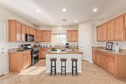 14106 12 St, Phoenix AZ 85086-8832 exterior