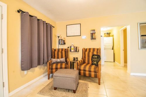 2159 Colonial Ave, Lakeland, FL 33801-6005