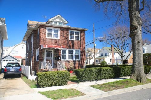 181 Lowell Ave, Floral Park NY  11001-1528 exterior