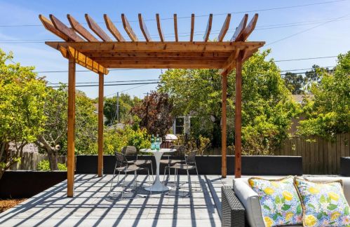 347 Paramount Dr, Millbrae CA  94030-1324 exterior