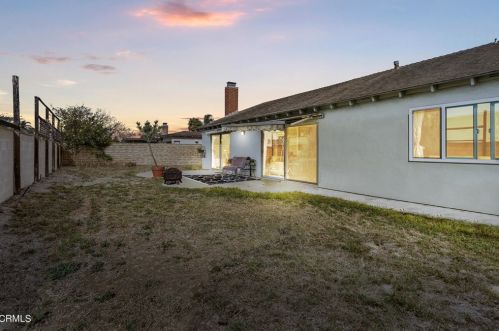 1151 Lawrence Way, Oxnard CA  93035-2525 exterior