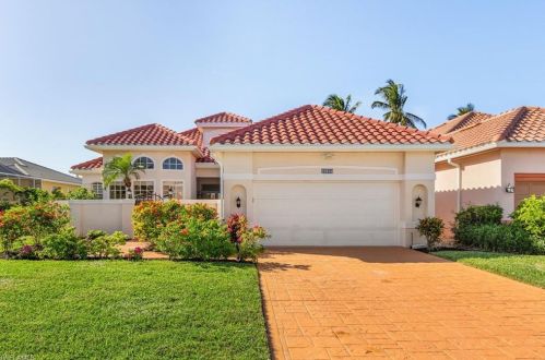 28634 Highgate Dr, Bonita Springs, FL 34135-6803