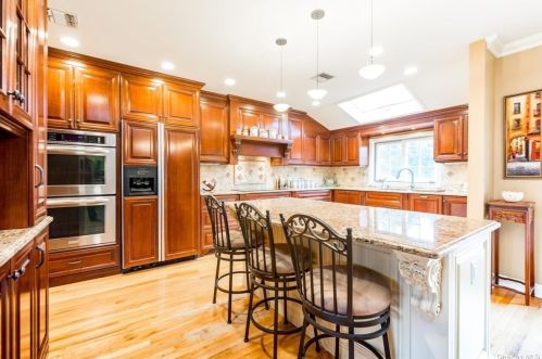 34 Flower Ln, Muttontown NY  11753-2312 exterior