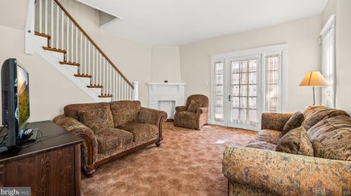 1115 Wilson Dr, Pittsburgh, PA 19083-5216