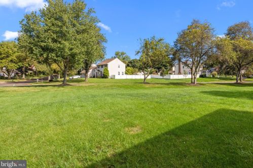 51 Portsmouth Ct, Southampton PA 18966-2620 exterior