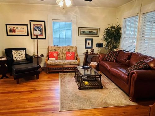 506 Tallahassee St, Carrabelle FL  32322-3204 exterior