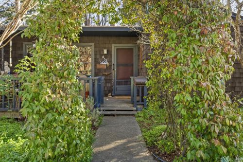 655 High St, Sebastopol, CA 95472-4313