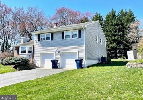 272 Fieldboro Dr, Trenton, NJ 08648-3914