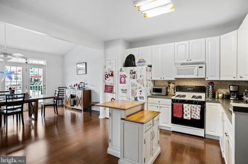 129 South Ave, Swedesboro NJ  08085-1693 exterior