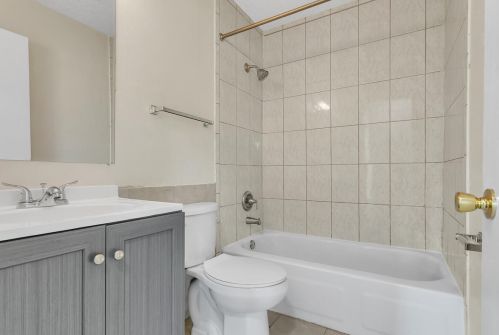 4061 28 Ave, Kenosha WI 53140-2611 exterior