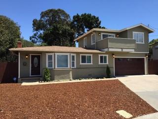 65 Melway Cir, Monterey, CA 93940-6809
