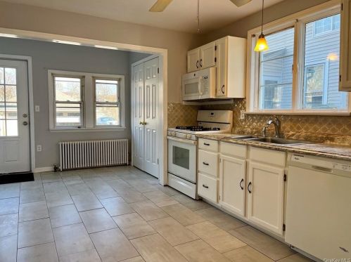 19 Myrtle Ave, Middletown NY  10940-4122 exterior