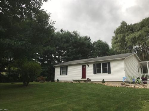 12715 Duquette Ave, Hartville, OH 44632-9369