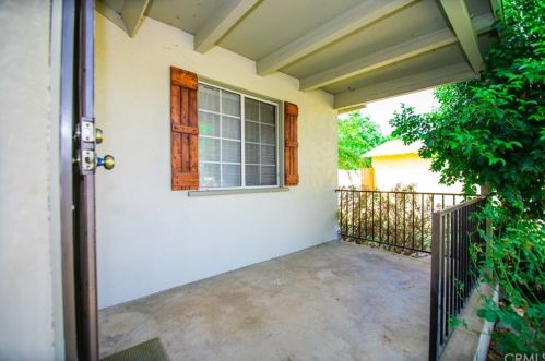 9659 Primrose Dr, Riverside CA 92503-4277 exterior