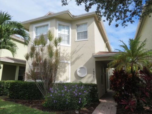 1937 Micco Dr, Fort Pierce, FL 34952-8040