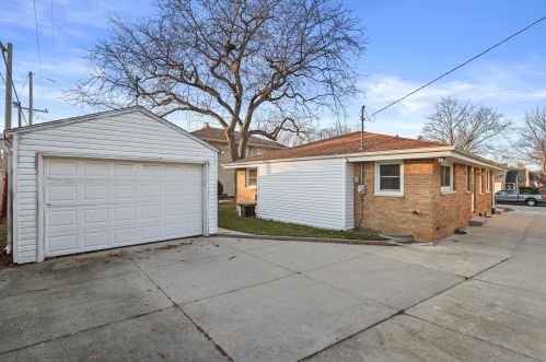 5705 Warnimont Ave, Milwaukee, WI 53220-1442