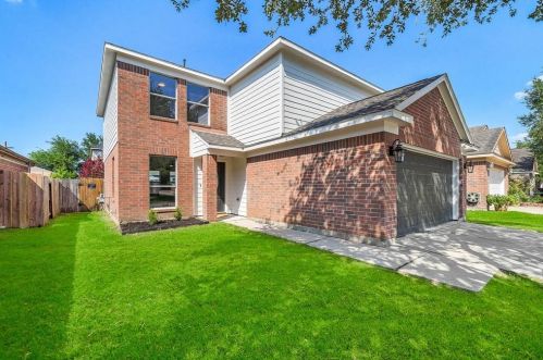 13707 Mooring Pointe Dr, Pearland, TX 77584-1855