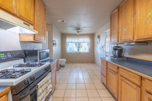 9 Ashley Ave, Woodland CA  95695-2509 exterior