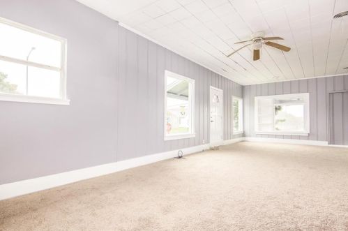 701 6th Ave, Texas City, TX 77590-7642